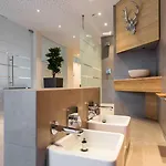 호텔 Romantik Rindenmuehle 4*