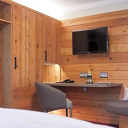Romantik Rindenmuehle Hotel 4*