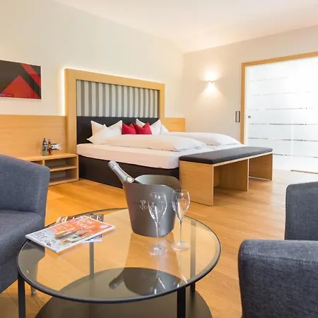 Romantik Rindenmuehle Hotel 4*